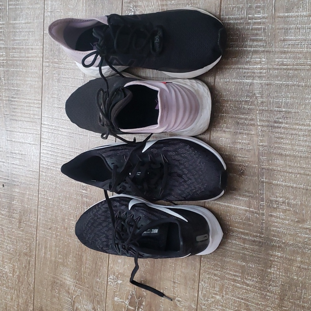 Tennis shoes